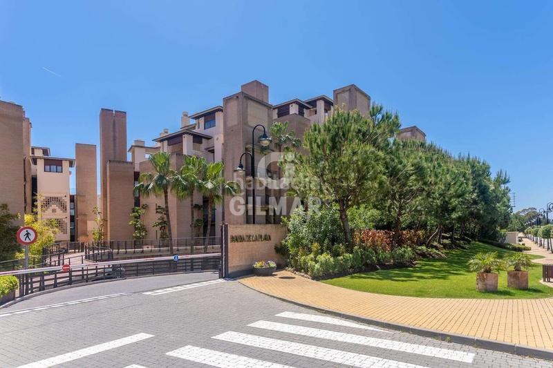 Foto 30b7d199-1cc7-4266-b309-3c5ea094e4b3. Zweistöckige wohnung mit heizung pool in sierra de Estepona - avda. de andalucía Estepona