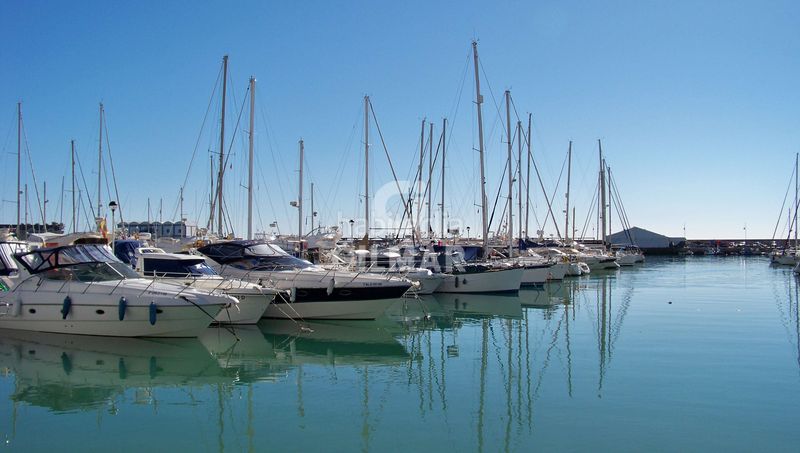 Foto 0b90b5cf-8331-4978-a991-044e6fe6d4f4. Xalet amb calefacció aparcament piscina a El Velerín Estepona