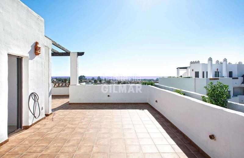 Foto 47676853-b636-47ab-952c-6a5cfbd404f8. Penthouse with heating parking pool in La Concha - Resina Golf Estepona