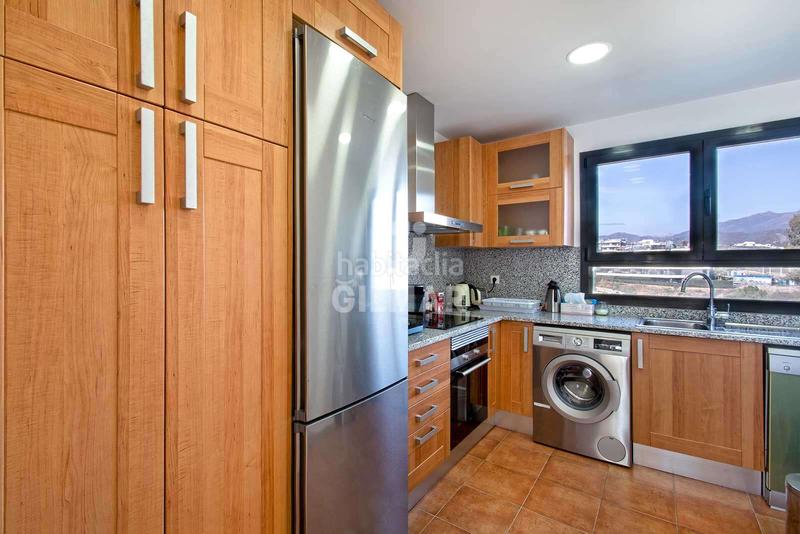 Foto b3260c5b-fa4c-4010-b0fa-0d8e1f10dc74. Penthouse with heating parking pool in La Concha - Resina Golf Estepona