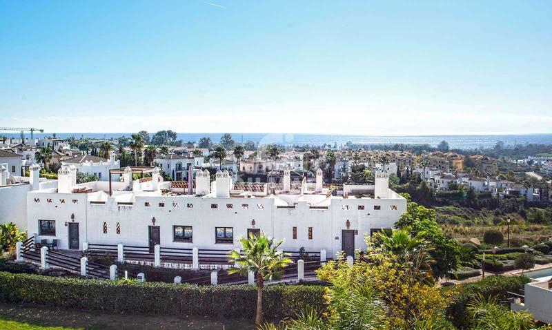 Foto d73b6efa-ed91-486b-8243-6b28da310c43. Penthouse with heating parking pool in La Concha - Resina Golf Estepona