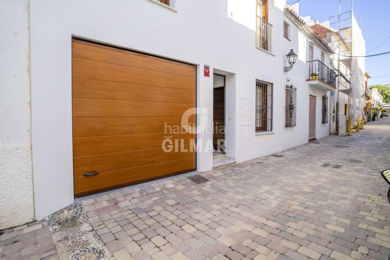 Foto 4939b4ec-fc38-46cb-826c-055d4c571af2. Casa adossada amb calefacció aparcament a Centro Estepona
