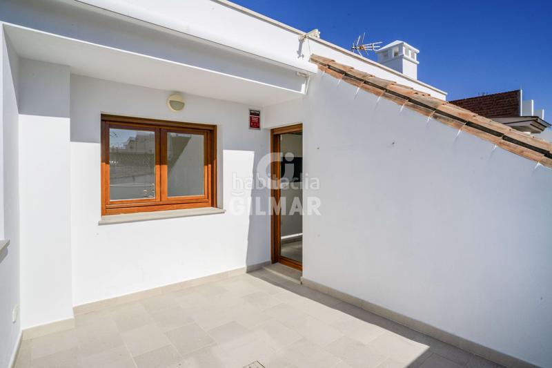 Foto a76c1e1c-ef48-47c4-ad9f-39b516eb07a4. Casa adossada amb calefacció aparcament a Centro Estepona