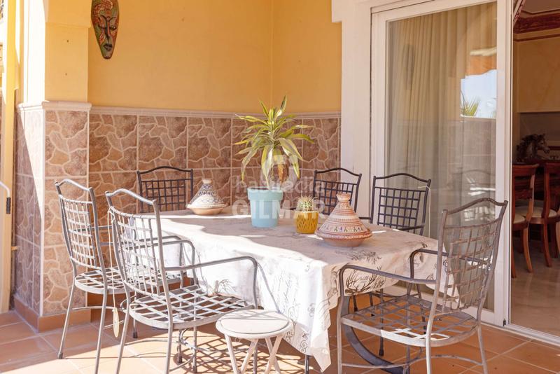 Foto 54d03d6c-43e9-47b6-babc-6d5368d420ce. Casa aparellada amb calefacció a Zona Calvario Estepona