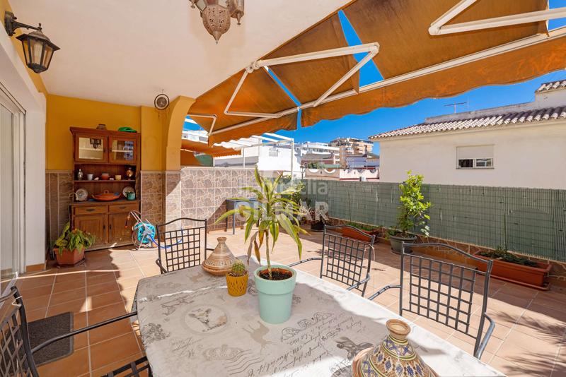 Foto 6fa2b71e-82c8-4642-9edf-907140c8dbea. Casa aparellada amb calefacció a Zona Calvario Estepona