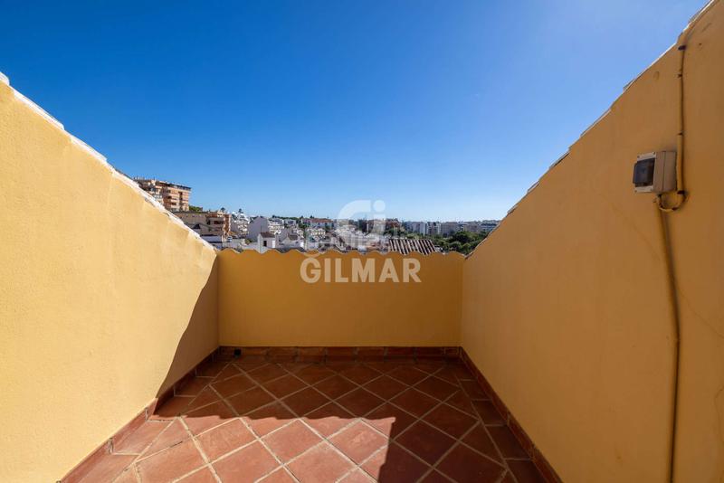 Foto a8d109a3-da1c-4f8d-a7ed-60642f7239c5. Casa aparellada amb calefacció a Zona Calvario Estepona