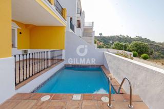 Reihenhaus in Montemayor - Marbella Club. Ubicada en la exclusiva urbanización la heredia de montemayor, e