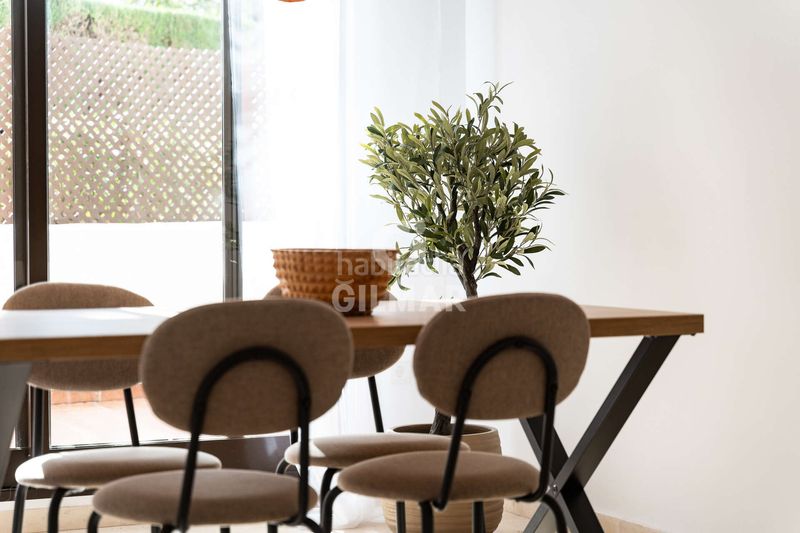 Foto 6b94fd85-9cd6-4f84-8905-d9e0bd124c73. Apartament amb calefacció aparcament piscina a Villacana - Costalita - Saladillo Estepona