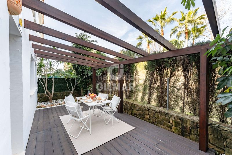 Foto f0cb8a58-c641-43cb-a46e-5b920ae130f9. Apartament amb calefacció aparcament piscina a Villacana - Costalita - Saladillo Estepona