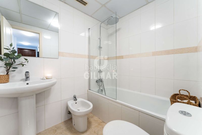 Foto f54f27fc-8aa1-4cfe-8390-cc41c8743e7c. Apartament amb calefacció aparcament piscina a Villacana - Costalita - Saladillo Estepona
