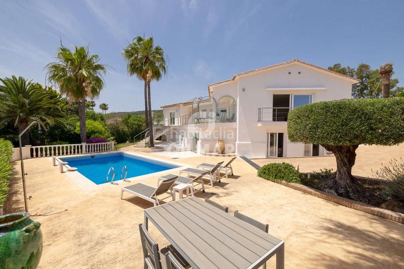 Foto 3b3a80a1-eaf0-4812-aec3-e77cfafe078e. Chalet with heating pool in Torreguadiaro-San Diego Sotogrande