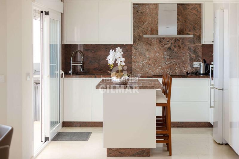 Foto 9cde9002-042d-4b7e-b326-b6e57e8a611f. Chalet with heating pool in Torreguadiaro-San Diego Sotogrande