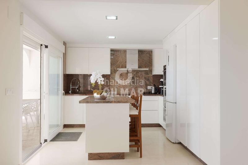 Foto c54d3801-313e-4bb3-85c2-7ea4c3d91193. Chalet with heating pool in Torreguadiaro-San Diego Sotogrande