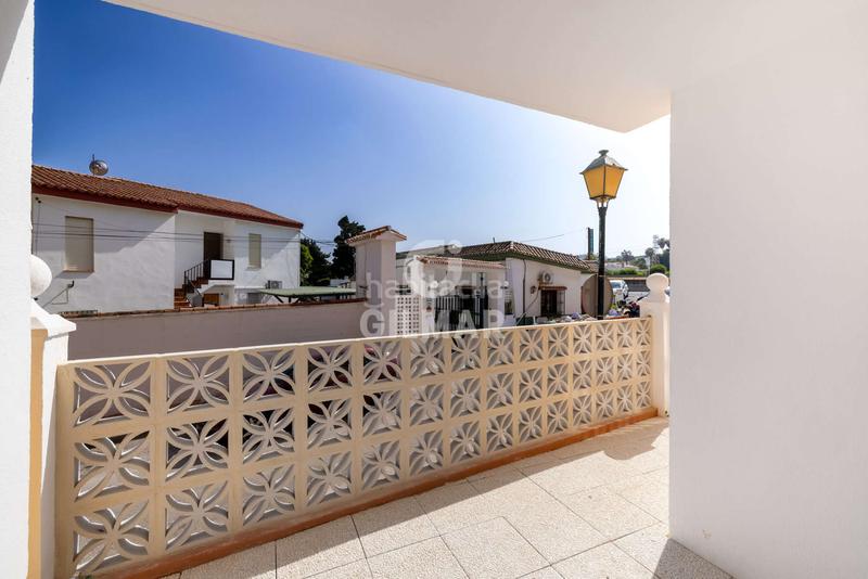 Foto f1dd982f-d35e-46f8-bd43-0e91a6cc78d8. Appartement avec parking piscine dans Alcorrín Manilva