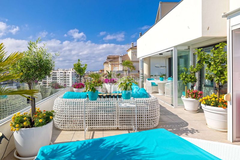 Foto 02242c5b-3552-43f3-a355-0ee43e9939ce. Àtic amb calefacció aparcament piscina a Parque Central Estepona