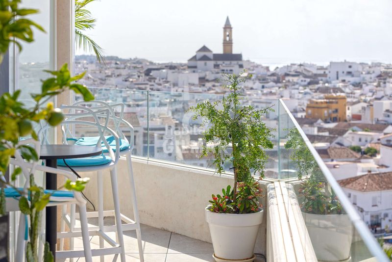 Foto 1677563c-78e8-49e5-bf97-87388bf96c89. Àtic amb calefacció aparcament piscina a Parque Central Estepona