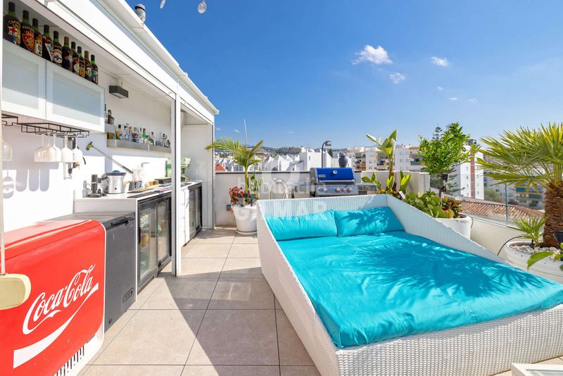 Foto 27ccd9ac-3edd-4cc1-8bb9-e3e0dfe34424. Àtic amb calefacció aparcament piscina a Parque Central Estepona