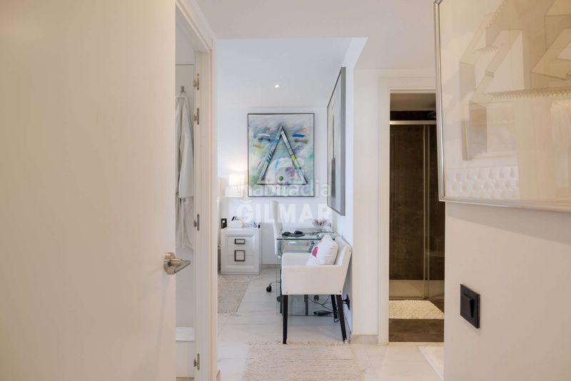 Foto 65d6622a-1410-4264-8abd-9019e35e0d07. Àtic amb calefacció aparcament piscina a Parque Central Estepona