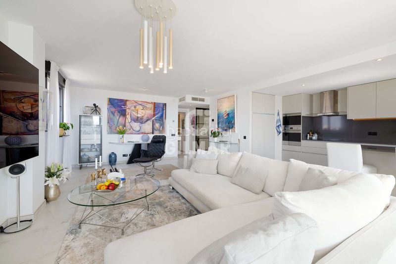 Foto 781ef850-8e44-4440-a143-e2dcc624dc11. Àtic amb calefacció aparcament piscina a Parque Central Estepona