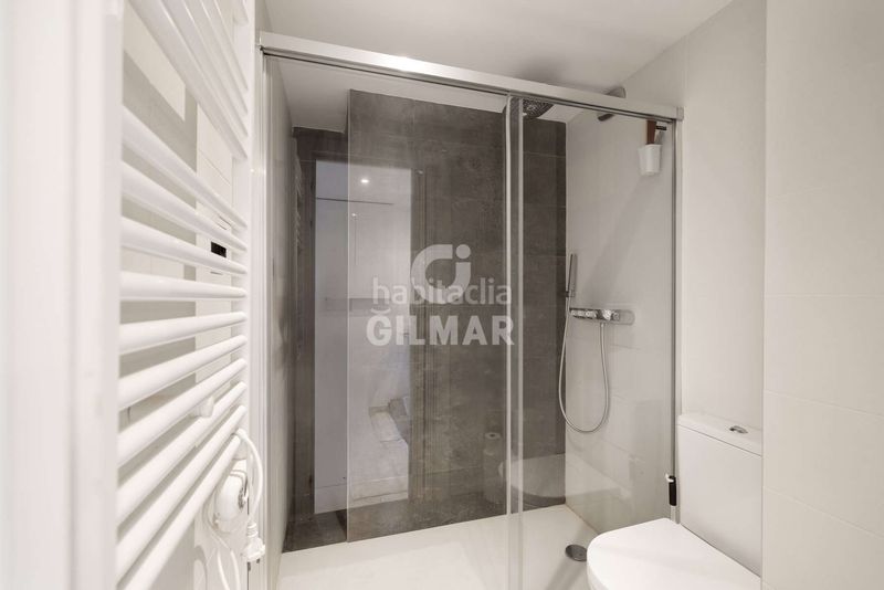 Foto 847a7be5-fec9-4737-b0e7-6c21bb683527. Àtic amb calefacció aparcament piscina a Parque Central Estepona