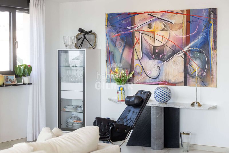 Foto 9f191905-502d-4ae7-845e-3aba74dc8397. Àtic amb calefacció aparcament piscina a Parque Central Estepona