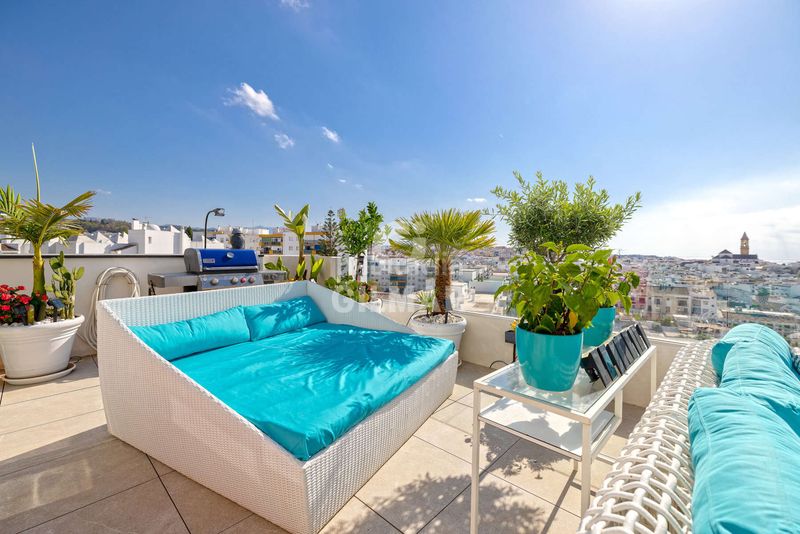 Foto b3da23b3-03ba-40f1-8dd8-f950d1b7433e. Àtic amb calefacció aparcament piscina a Parque Central Estepona