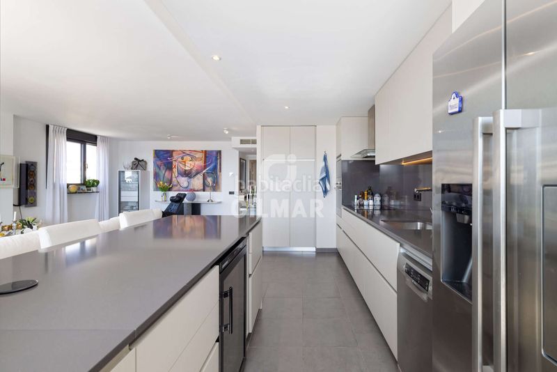 Foto b77e271d-c3f5-4945-94b7-50f7f8788929. Àtic amb calefacció aparcament piscina a Parque Central Estepona