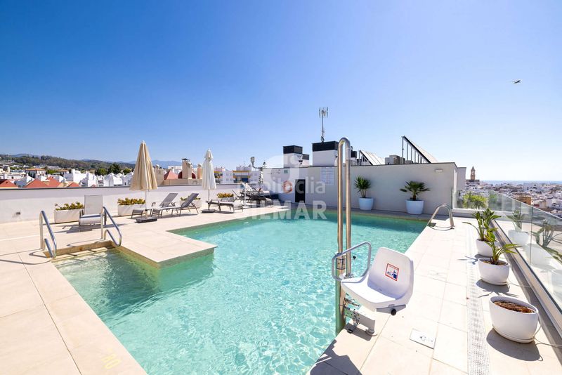 Foto bacdad09-fa8b-4fdf-9b5d-9934ac091883. Àtic amb calefacció aparcament piscina a Parque Central Estepona