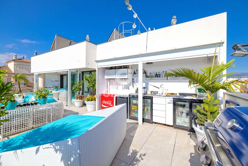 Foto c85a7e55-7a09-4653-b57a-6e36d293973a. Àtic amb calefacció aparcament piscina a Parque Central Estepona