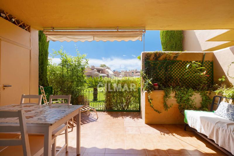 Foto aed1a9e9-06c1-45a0-8b78-7c3f6f76567f. Appartamento con riscaldamento piscina in Nueva Atalaya Estepona