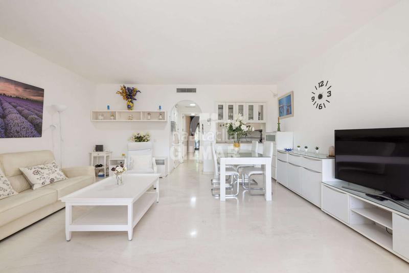 Foto d6ae75e2-7b96-433b-9730-689f5080c208. Appartamento con riscaldamento piscina in Nueva Atalaya Estepona