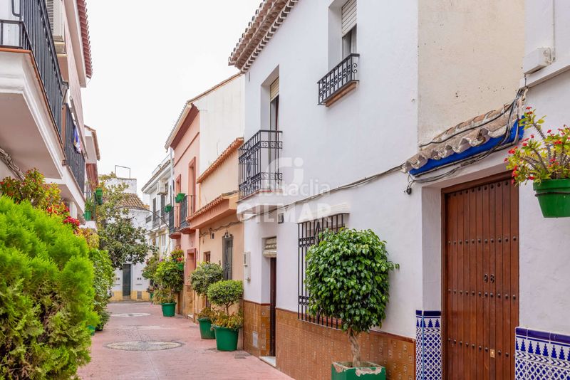 Foto 2ae020d6-2994-421e-8456-58d898ef9a0e. Casa aparellada a Centro Estepona