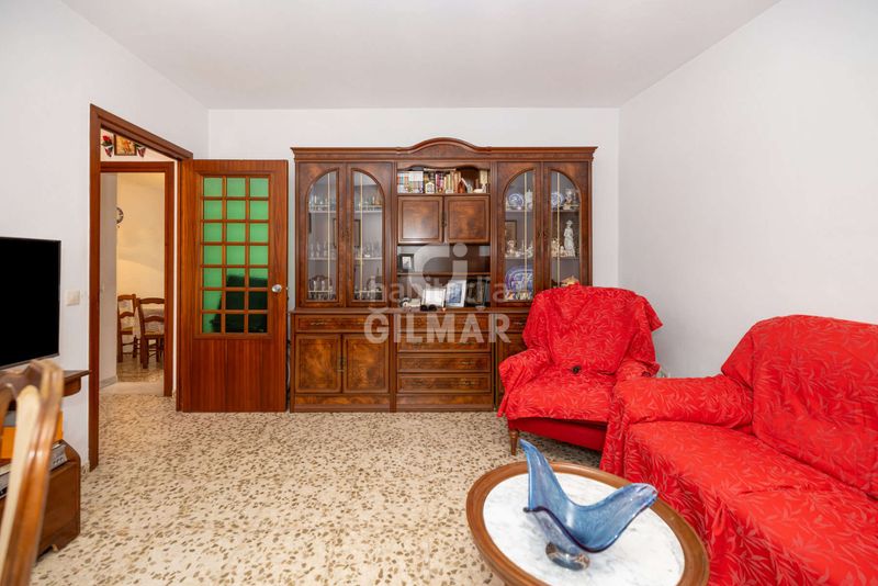Foto bd696710-1fc4-4907-96e7-d77ea4c60ec1. Casa aparellada a Centro Estepona