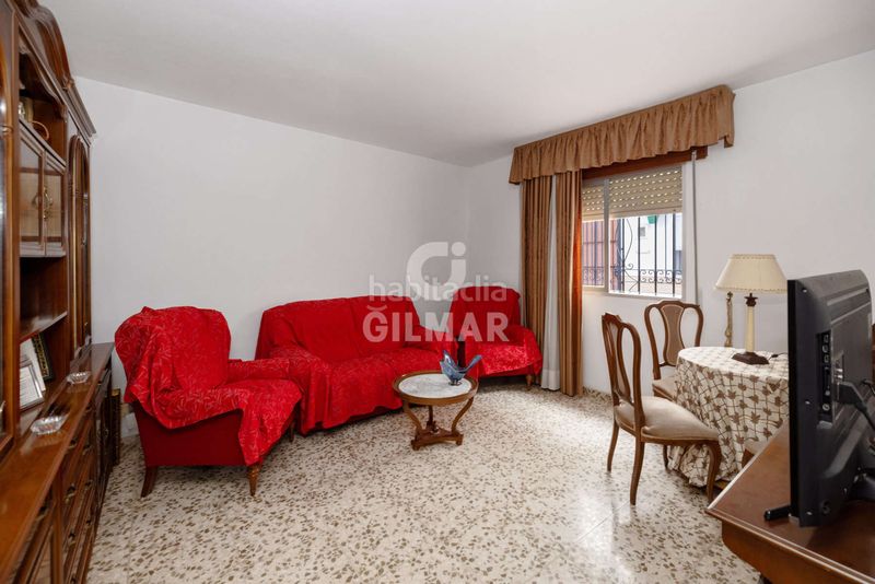 Foto cd54165f-7d2c-4d11-a31d-82e3ad984a45. Casa aparellada a Centro Estepona
