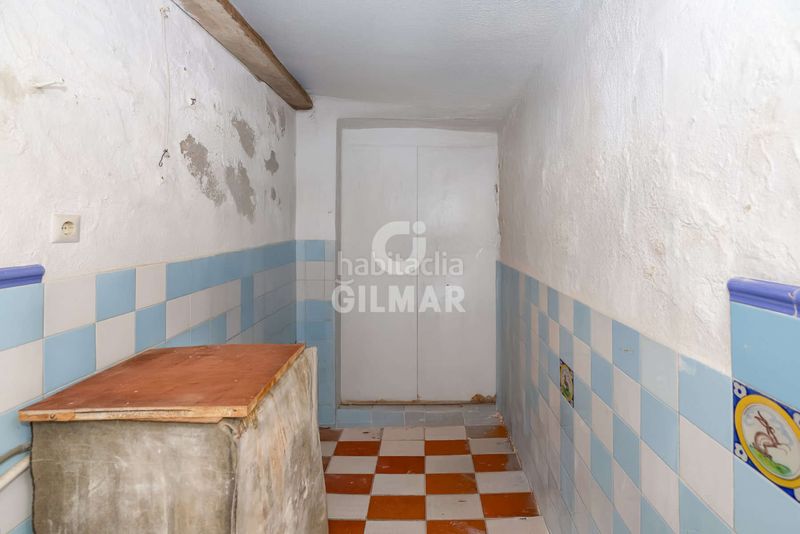 Foto dbc8b9a8-f884-4fba-8b73-734bf7f68e0a. Casa aparellada a Centro Estepona