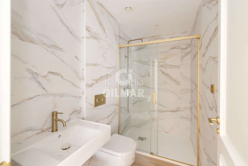 Foto 60df6b22-4412-460a-8157-fdd4170f6c10. Edificio in Centro Estepona