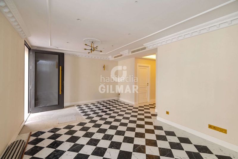 Foto a3dfb96b-71cd-493e-b64a-bbad4776d418. Edificio in Centro Estepona