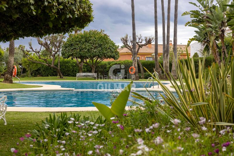 Foto 0dc8cfe1-5e9d-4d96-a8eb-07c76029cc11. Piccolo appartamento con riscaldamento parcheggio piscina in Estepona