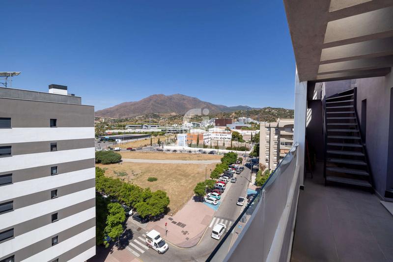 Foto 1047d13b-ca5c-43e4-ace9-f48c2cc4bbba. Duplex avec chauffage parking dans Parque Central Estepona