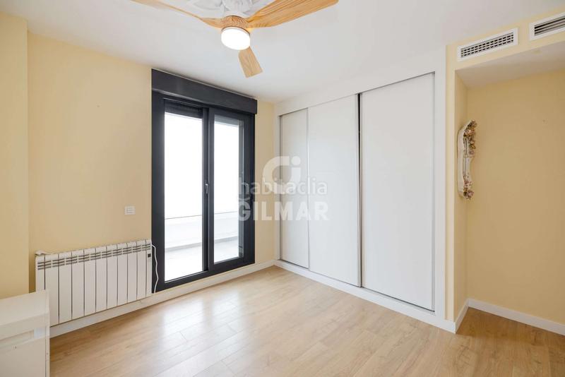 Foto d7b96b56-c415-4166-8467-c8ecff2b714f. Duplex avec chauffage parking dans Parque Central Estepona