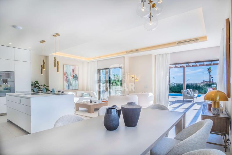 Foto 35056e19-3739-4fbe-961c-f4ed5fe5249f. Chalet mit heizung parking pool in El Velerín Estepona