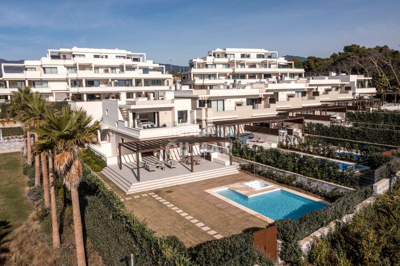 Foto b8c473c0-2c97-4d8e-ae78-58db9bcea607. Chalet mit heizung parking pool in El Velerín Estepona