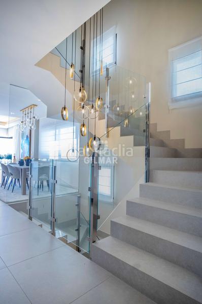 Foto c869a236-04ae-4757-b49b-226f36599597. Chalet mit heizung parking pool in El Velerín Estepona