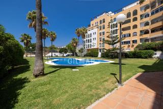 Pis a Puerto de Estepona. En el corazón de la costa del sol, te presentamos este amplio ap