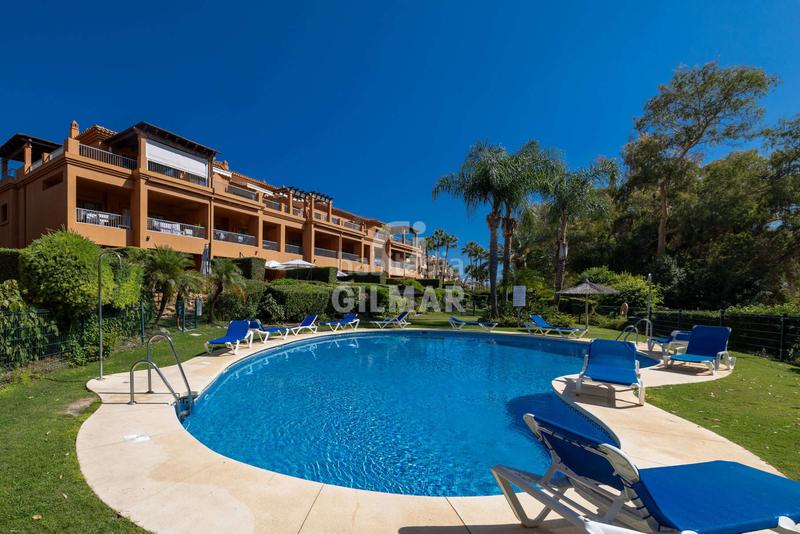Foto 55af67cc-8ade-4751-93be-b1271c6b6630. Appartamento con riscaldamento parcheggio in Benatalaya Estepona