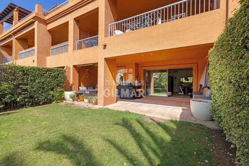 Foto f2acf680-6b09-4d96-863c-0eb05f2fbd78. Appartamento con riscaldamento parcheggio in Benatalaya Estepona