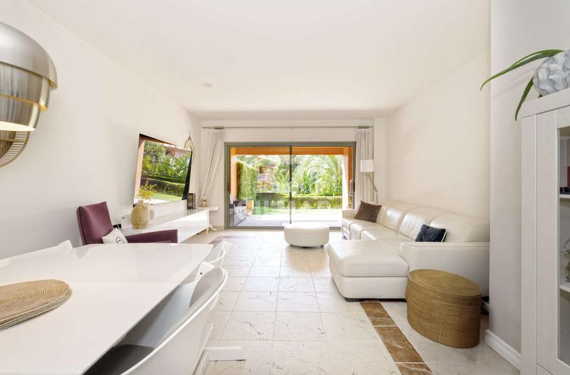 Foto f416f806-72fc-4509-b36c-02c42705228d. Appartamento con riscaldamento parcheggio in Benatalaya Estepona