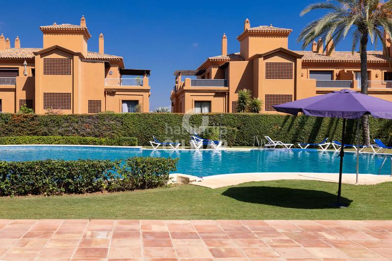 Foto ff72d89b-fe35-4388-8275-cc1b530a5cca. Appartamento con riscaldamento parcheggio in Benatalaya Estepona
