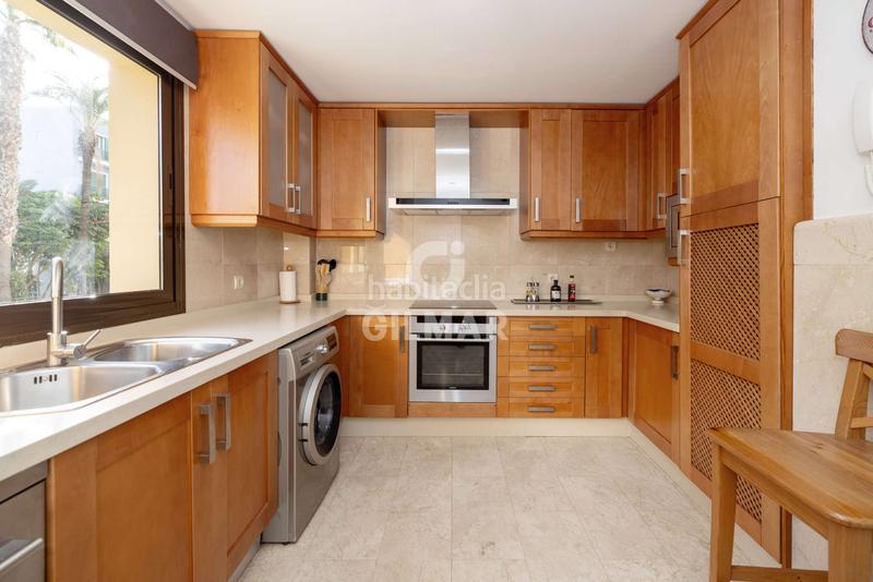 Foto b3cc44fb-362c-4001-b6a0-3bb4207d3894. Appartamento con riscaldamento parcheggio piscina in Sotogrande