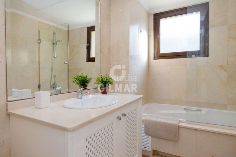 Foto b3f25e86-3ef1-493f-834b-c9a34ab06bc9. Appartamento con riscaldamento parcheggio piscina in Sotogrande